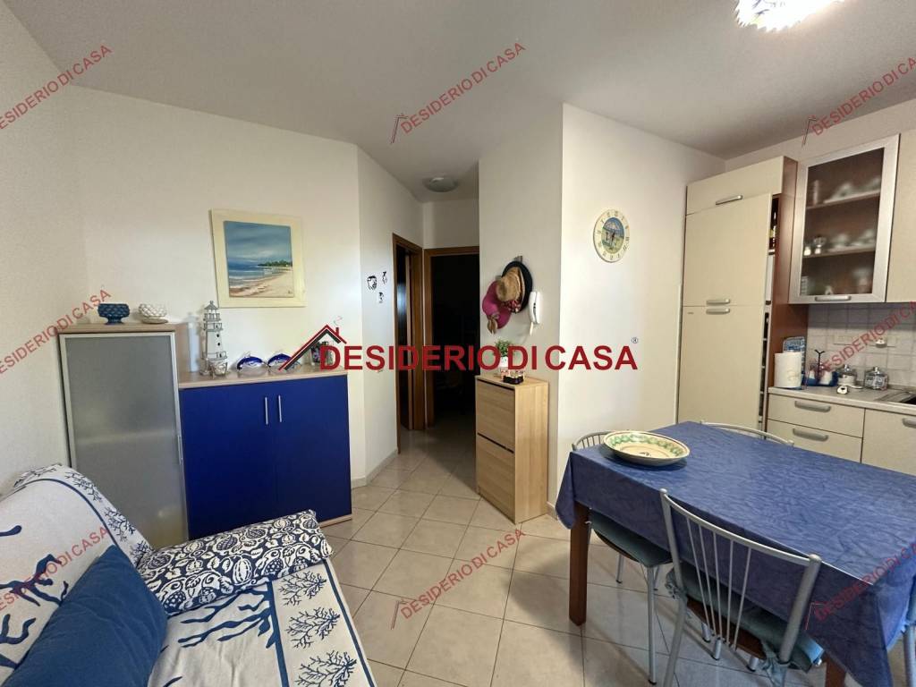 casa indipendente in vendita a Campofelice di Roccella