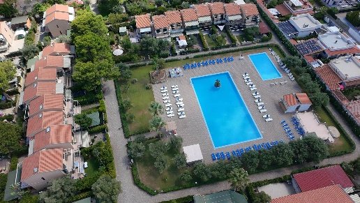 casa indipendente in vendita a Campofelice di Roccella