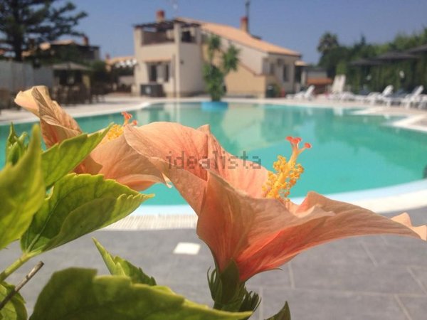 casa indipendente in vendita a Campofelice di Roccella