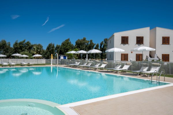 appartamento in vendita a Campofelice di Roccella