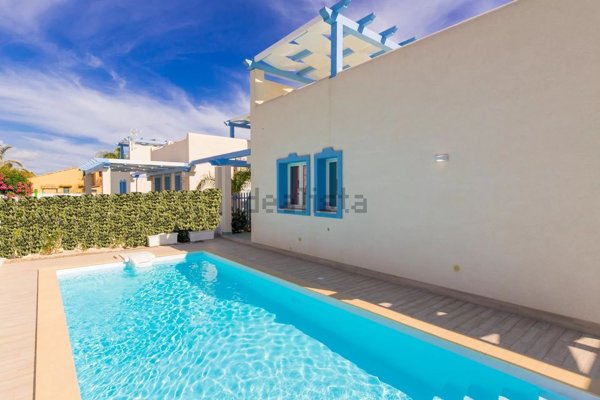 appartamento in vendita a Campofelice di Roccella