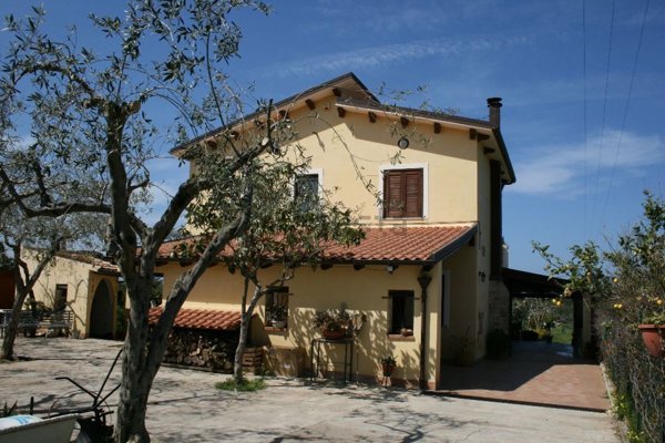 casa indipendente in vendita a Campofelice di Roccella