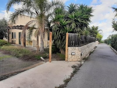 casa indipendente in vendita a Campofelice di Roccella