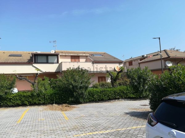 appartamento in vendita a Campofelice di Roccella