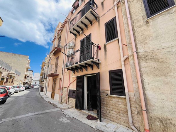 appartamento in vendita a Campofelice di Roccella