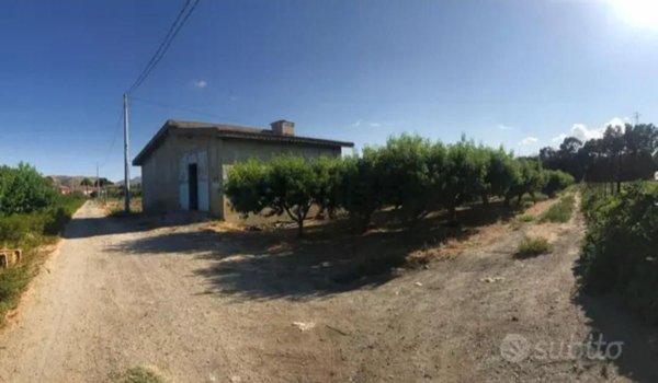 appartamento in vendita a Campofelice di Roccella