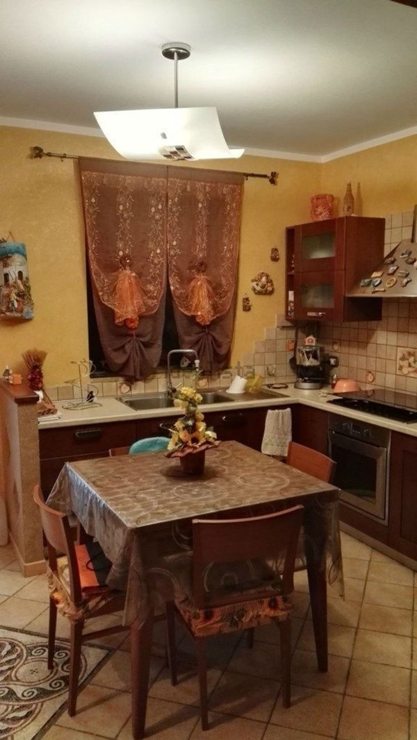 appartamento in vendita a Campofelice di Roccella