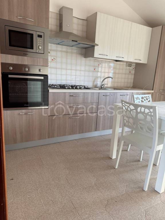 appartamento in vendita a Campofelice di Roccella