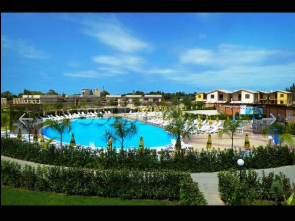 appartamento in vendita a Campofelice di Roccella