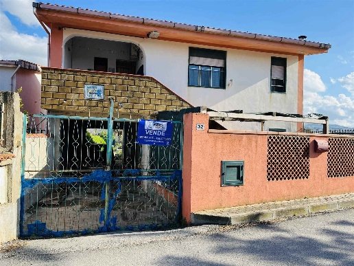 casa indipendente in vendita a Campofelice di Roccella