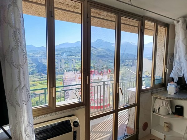 appartamento in vendita a Campofelice di Roccella