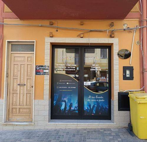 negozio in vendita a Campofelice di Roccella