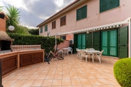 appartamento in vendita a Campofelice di Roccella