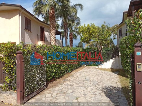 appartamento in vendita a Campofelice di Roccella