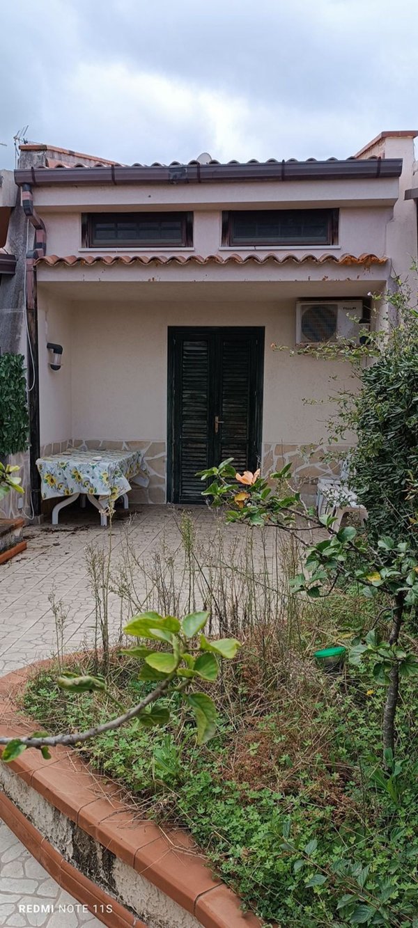 casa indipendente in vendita a Campofelice di Roccella