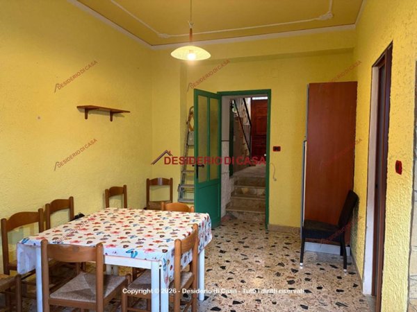 casa indipendente in vendita a Campofelice di Roccella