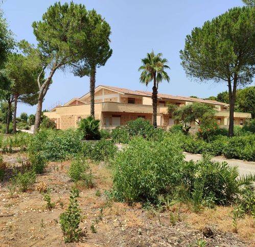 appartamento in vendita a Campofelice di Roccella