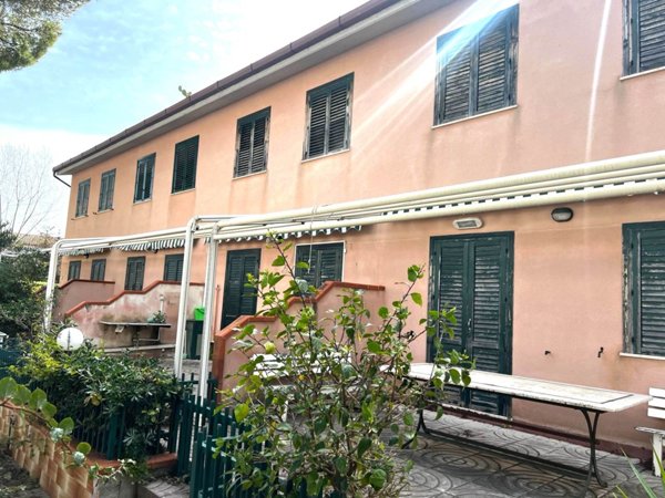 appartamento in vendita a Campofelice di Roccella