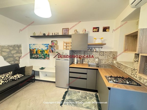 casa indipendente in vendita a Campofelice di Roccella