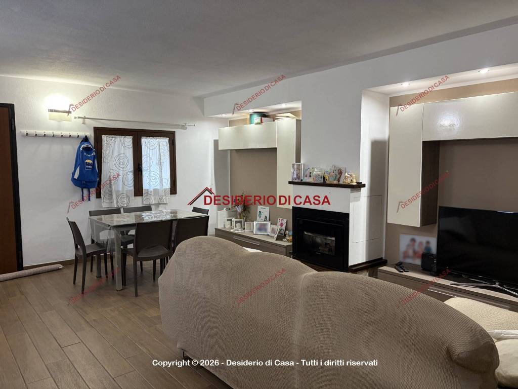 casa indipendente in vendita a Campofelice di Roccella