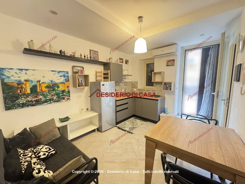 casa indipendente in vendita a Campofelice di Roccella