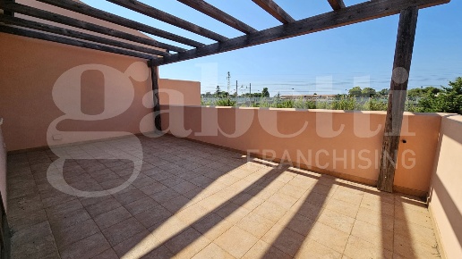 casa indipendente in vendita a Campofelice di Roccella