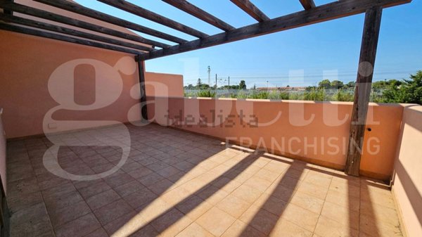 appartamento in vendita a Campofelice di Roccella