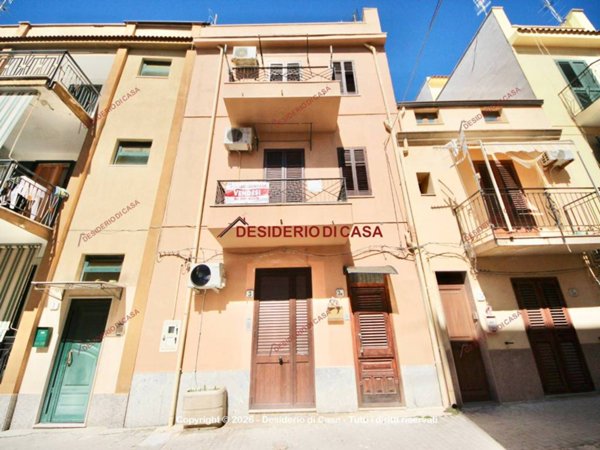 casa indipendente in vendita a Campofelice di Roccella