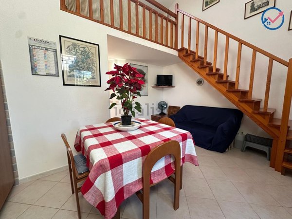 appartamento in vendita a Campofelice di Roccella