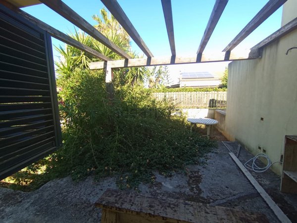 casa indipendente in vendita a Campofelice di Roccella