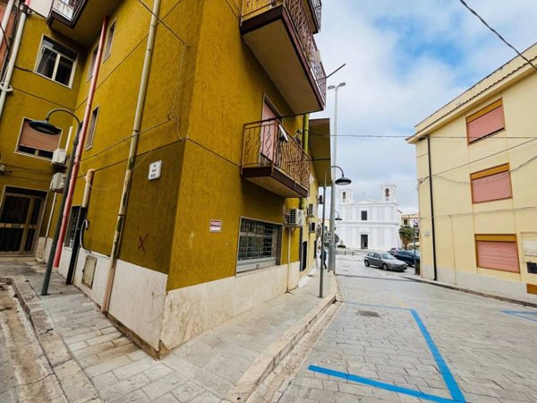 appartamento in vendita a Campofelice di Roccella