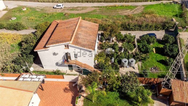 appartamento in vendita a Campofelice di Roccella