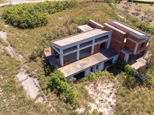 casa indipendente in vendita a Campofelice di Roccella