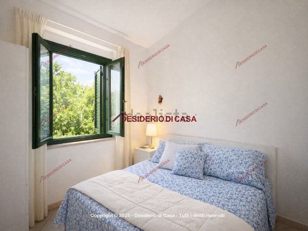 casa indipendente in vendita a Campofelice di Roccella