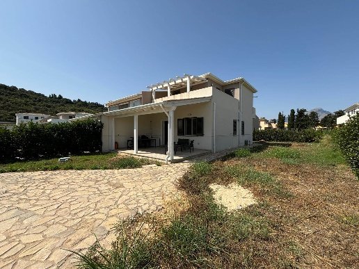 appartamento in vendita a Campofelice di Roccella