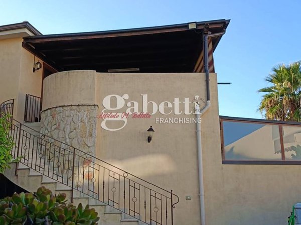 appartamento in vendita a Campofelice di Roccella