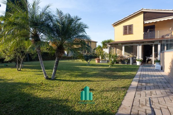 appartamento in vendita a Campofelice di Roccella