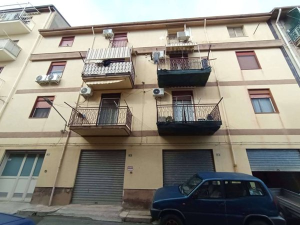 appartamento in vendita a Campofelice di Roccella