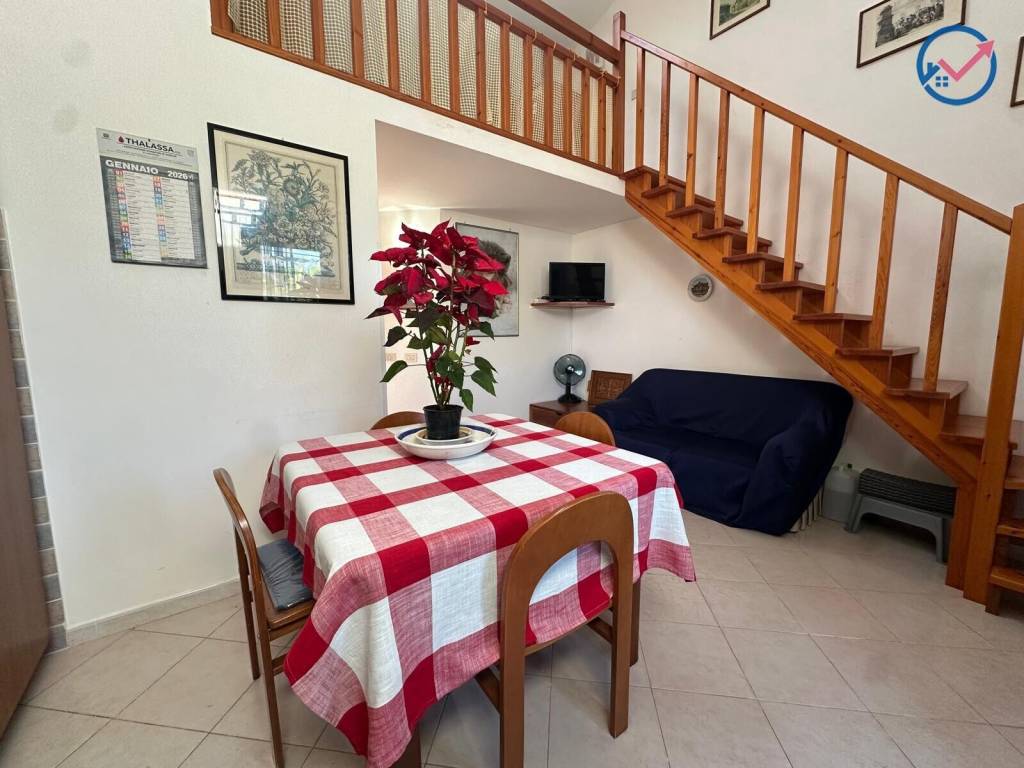 appartamento in vendita a Campofelice di Roccella