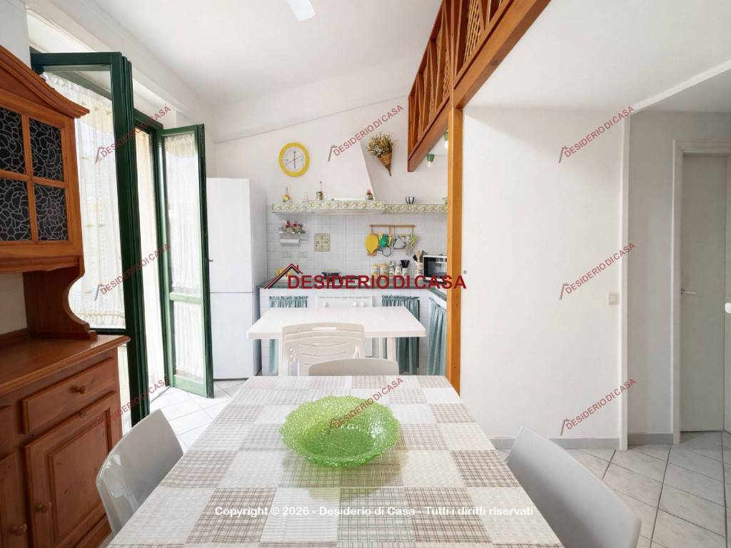 casa indipendente in vendita a Campofelice di Roccella