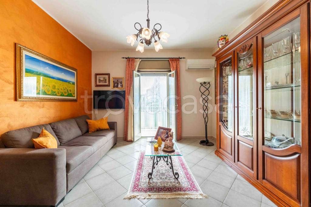 appartamento in vendita a Campofelice di Roccella