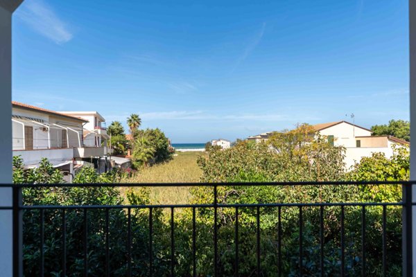 appartamento in vendita a Campofelice di Roccella