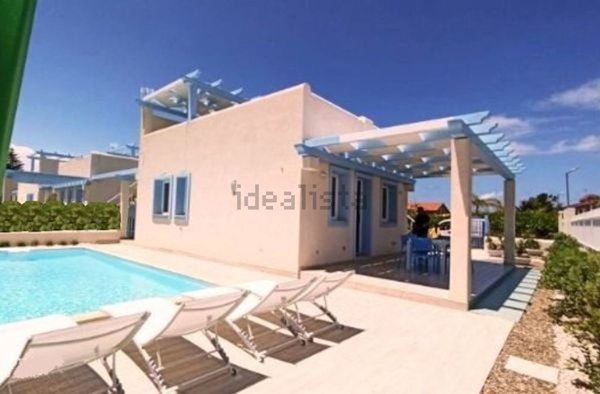 appartamento in vendita a Campofelice di Roccella