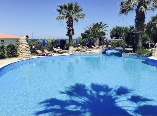 casa indipendente in vendita a Campofelice di Roccella