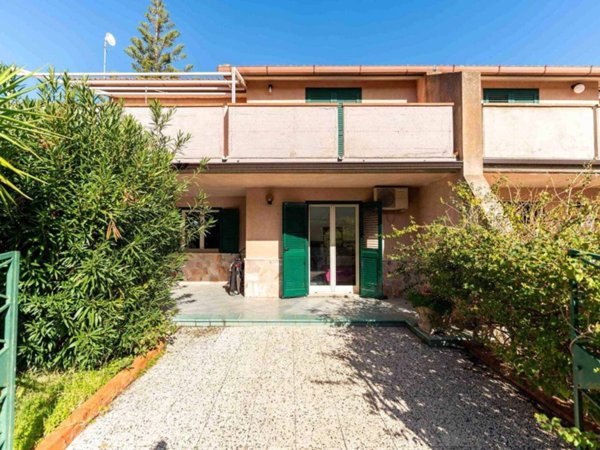 casa indipendente in vendita a Campofelice di Roccella