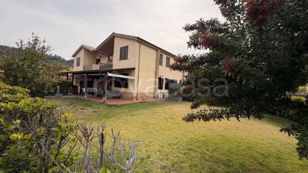 appartamento in vendita a Campofelice di Roccella