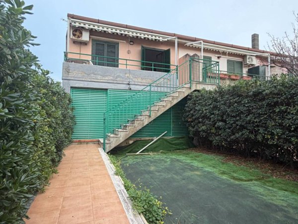 appartamento in vendita a Campofelice di Roccella