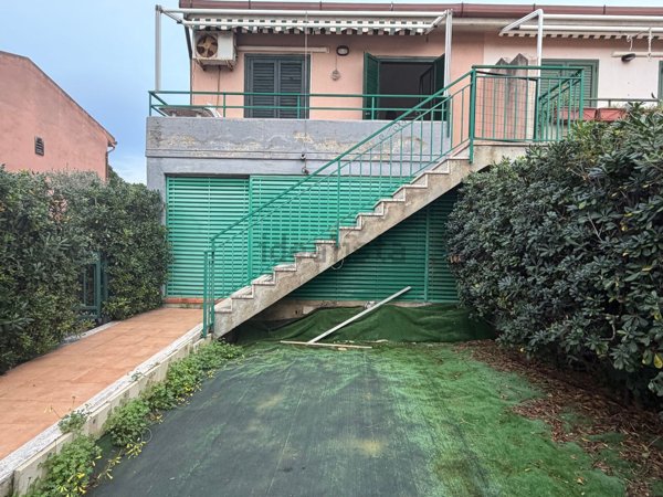 appartamento in vendita a Campofelice di Roccella