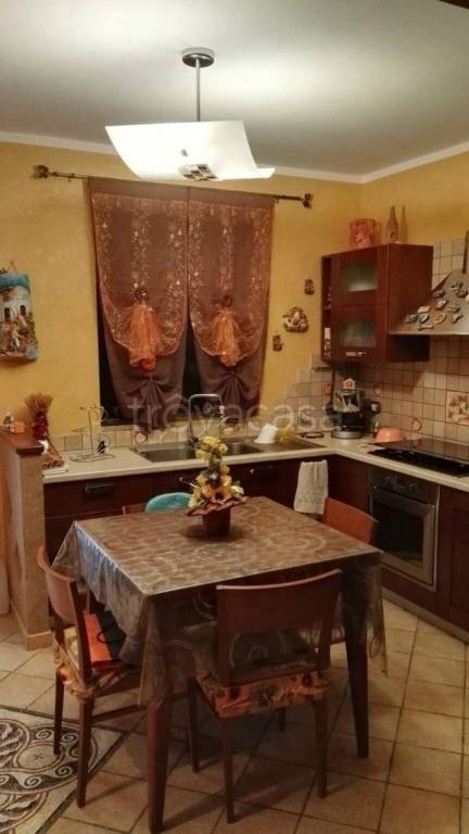appartamento in vendita a Campofelice di Roccella