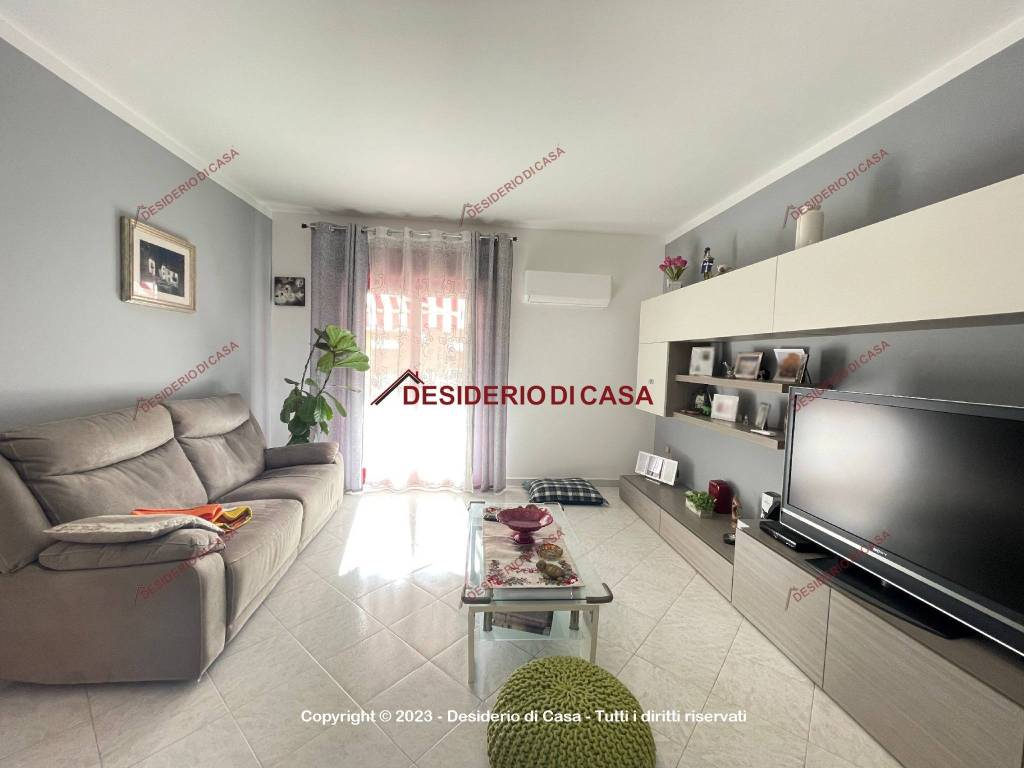 appartamento in vendita a Campofelice di Roccella